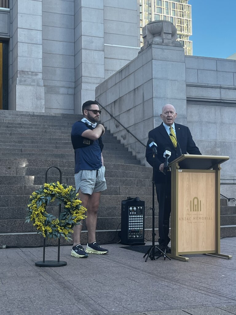 Rodney Cottam Sir Peter Cosgrove Invictus Australia Anzac Memorial