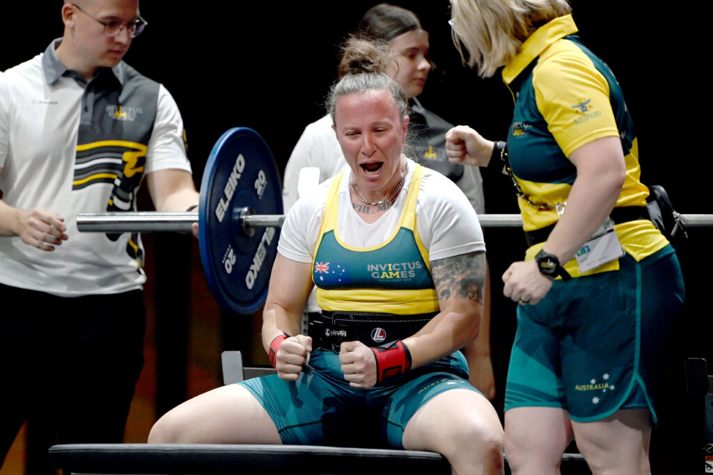 Invictus Alumni Taryn Dickens competes in Powerlifting during the Invictus Games Dusseldorf 2023